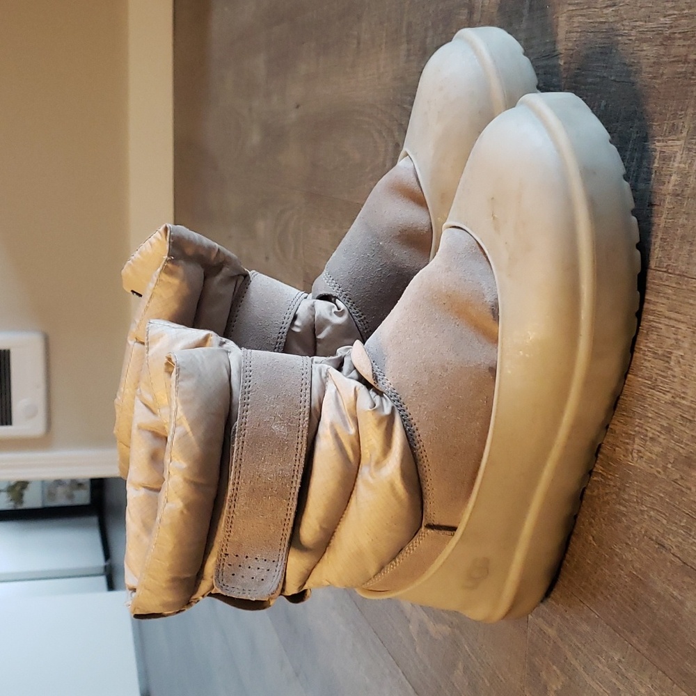 UGG Classic Short Pull On Weather Boot Dune